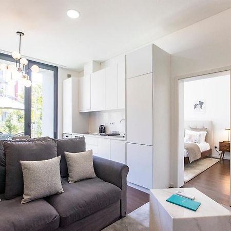 Superb 1Br Flat W/ Garden, Ac & Free Parking By Lovelystay Porto Luaran gambar