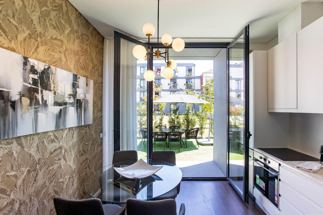 Superb 1Br Flat W/ Garden, Ac & Free Parking By Lovelystay Porto Luaran gambar