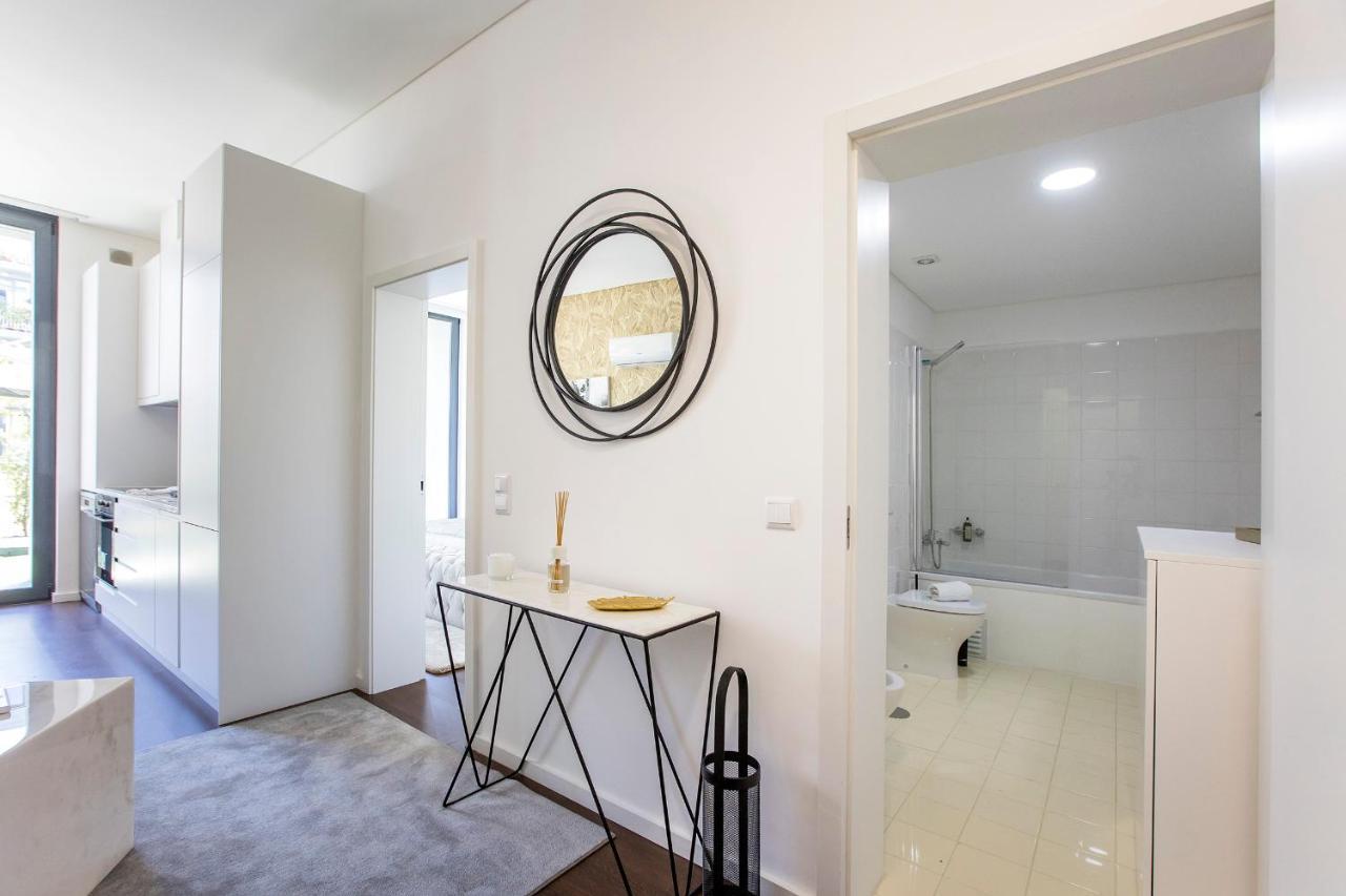 Superb 1Br Flat W/ Garden, Ac & Free Parking By Lovelystay Porto Luaran gambar