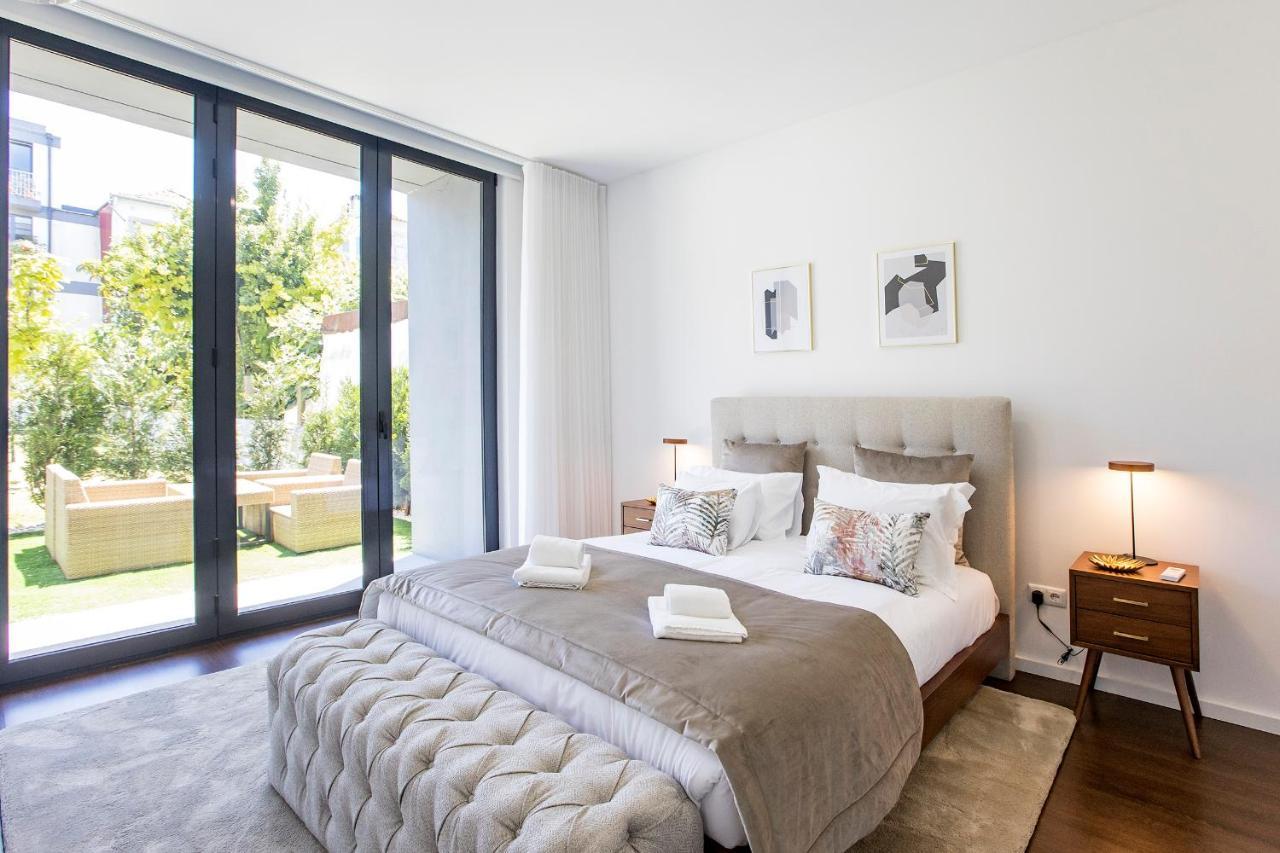 Superb 1Br Flat W/ Garden, Ac & Free Parking By Lovelystay Porto Luaran gambar