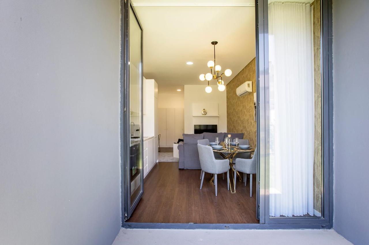 Superb 1Br Flat W/ Garden, Ac & Free Parking By Lovelystay Porto Luaran gambar