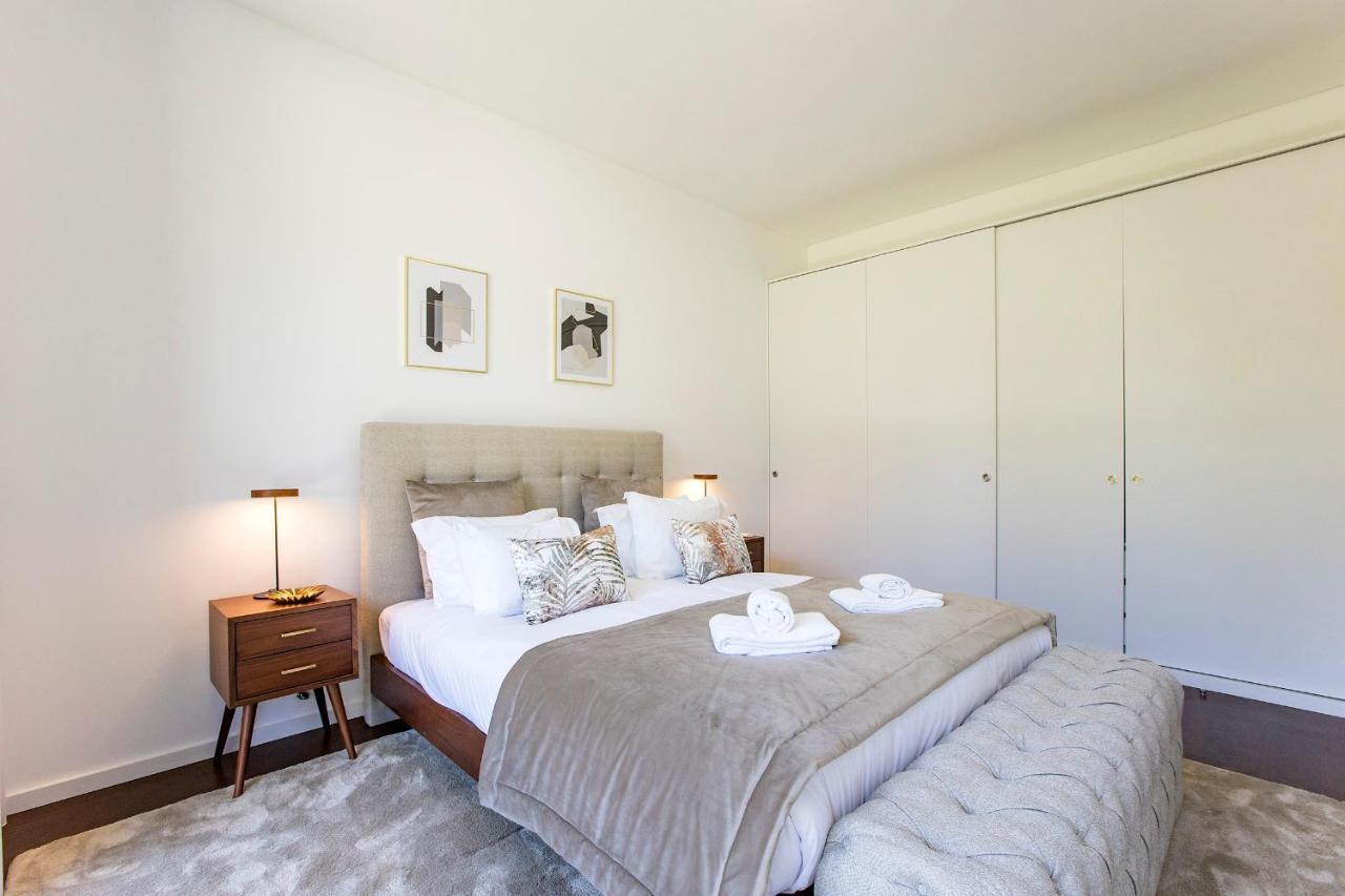 Superb 1Br Flat W/ Garden, Ac & Free Parking By Lovelystay Porto Luaran gambar