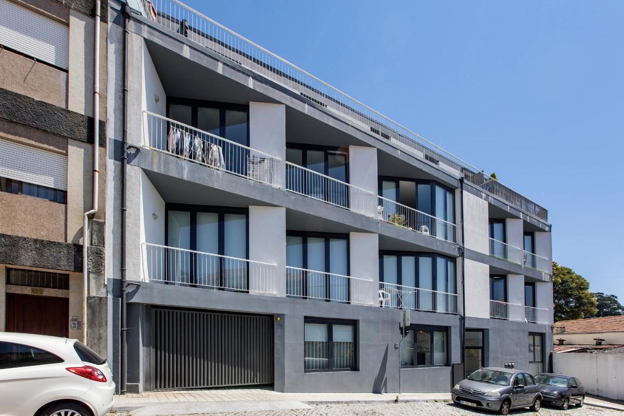 Superb 1Br Flat W/ Garden, Ac & Free Parking By Lovelystay Porto Luaran gambar