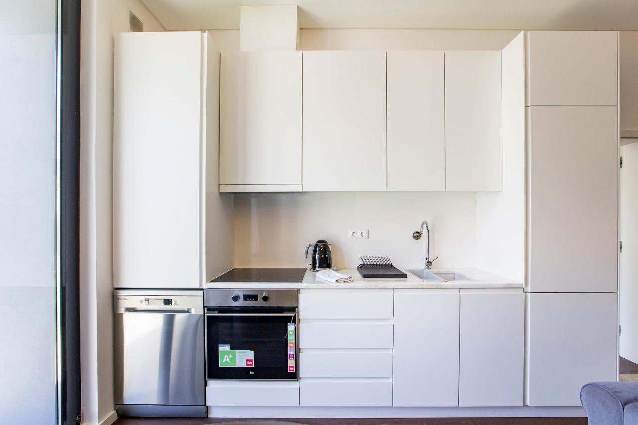 Superb 1Br Flat W/ Garden, Ac & Free Parking By Lovelystay Porto Luaran gambar